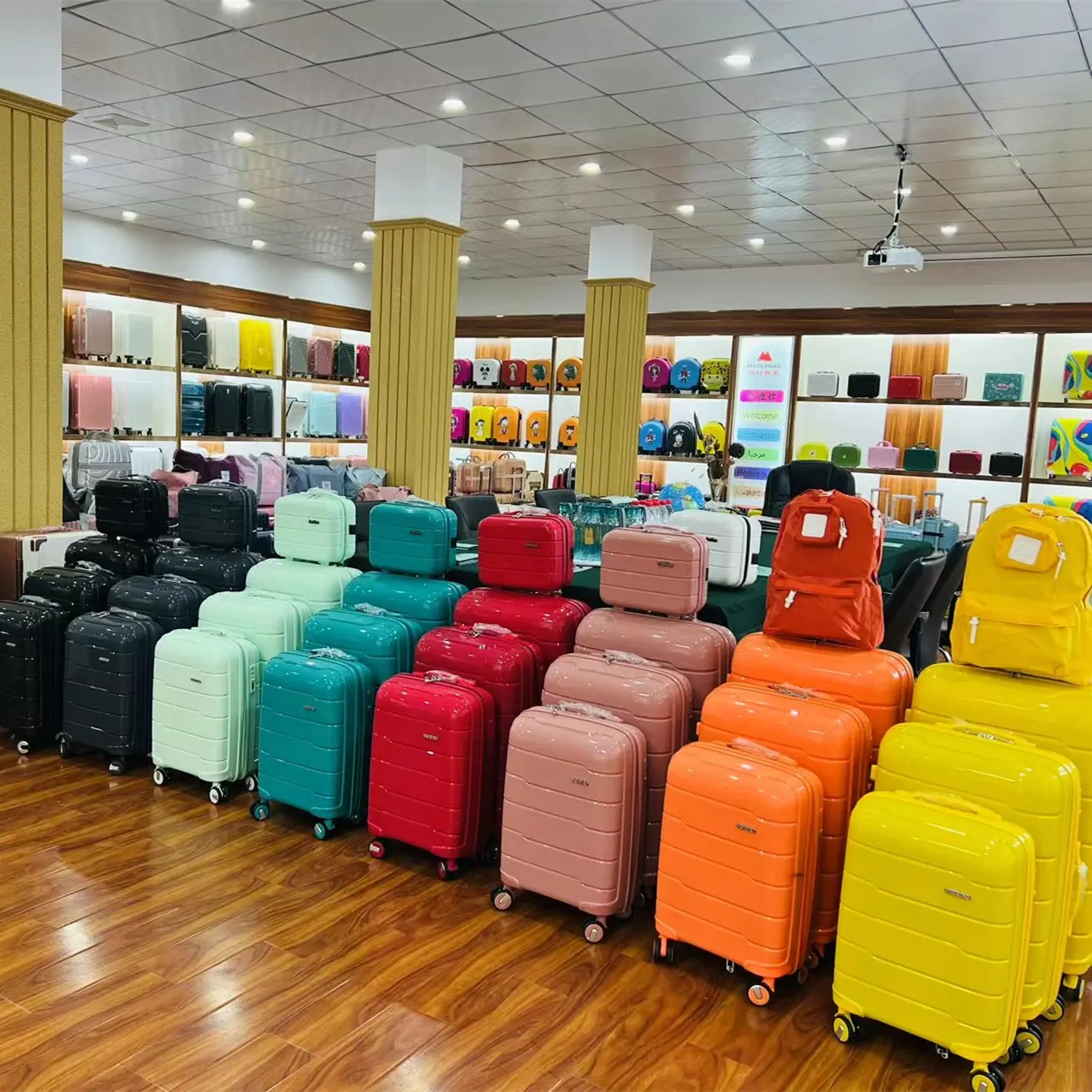 Waterproof Lightweight Travel Luggage-6910